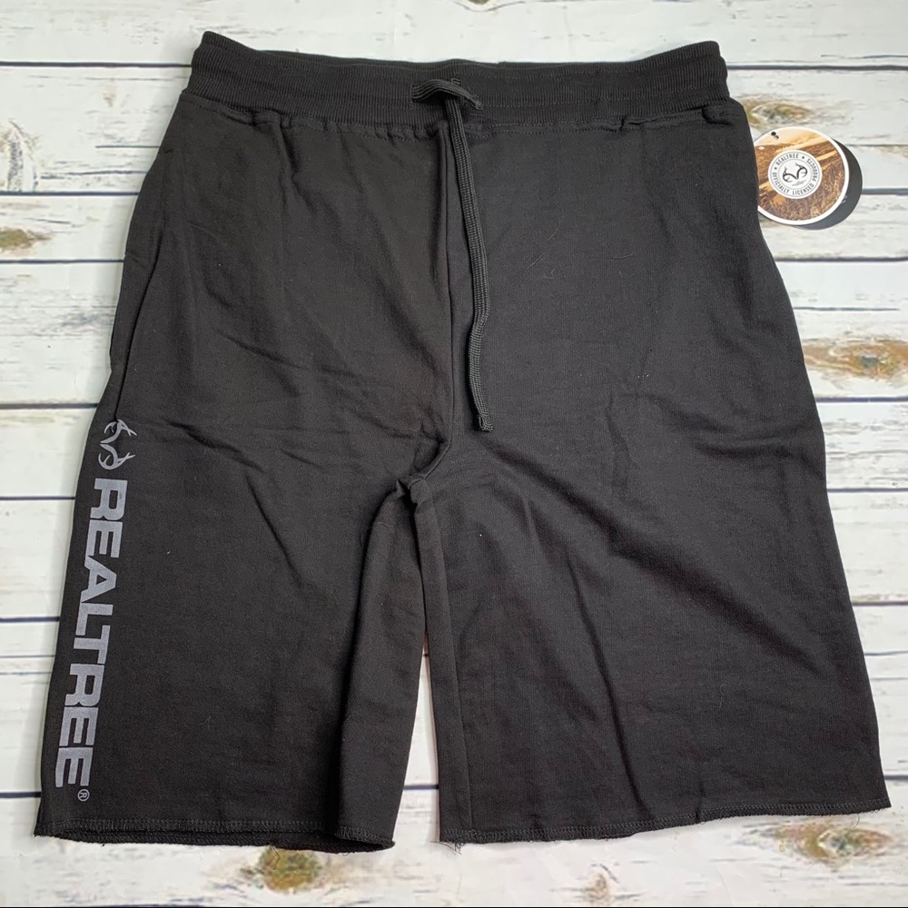 NWT REALTREE Fleece short - Black